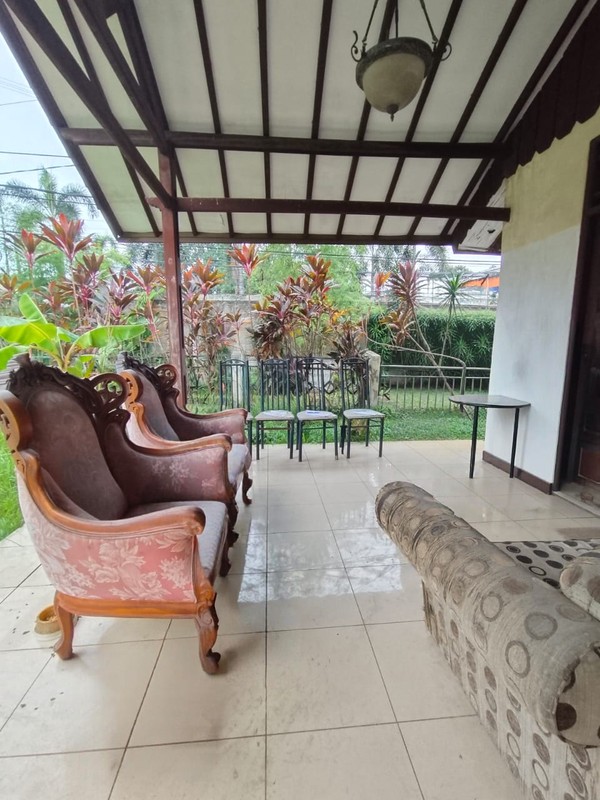 Rumah di HOEK Luas Bintaro Sektor 9 LT 350 m² - 4+2 KT, SHM, Taman Depan & Samping