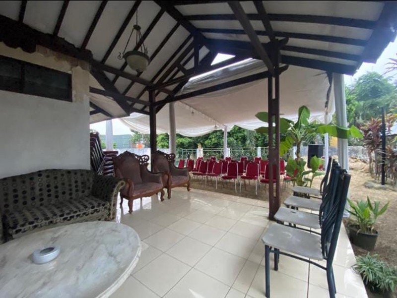 Rumah di HOEK Luas Bintaro Sektor 9 LT 350 m² - 4+2 KT, SHM, Taman Depan & Samping.