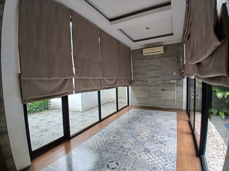 Dijual rumah mewah dengan kolam renang di mutiara kemang townhouse  cipete dan siap huni