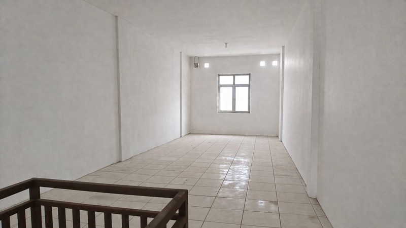 Ruko Murah Pejuang, Bekasi  Pinggir Jalan - 3 Unit Siap Pakai, Lokasi Ramai