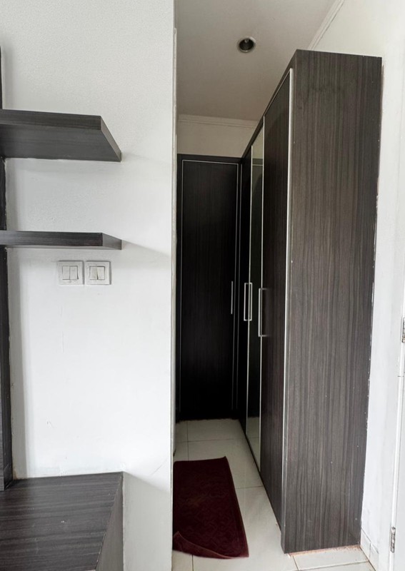 Disewakan Rumah 2 Lantai Bintaro Sektor 9 - 4+1 KT, Semi Furnished, Siap Huni