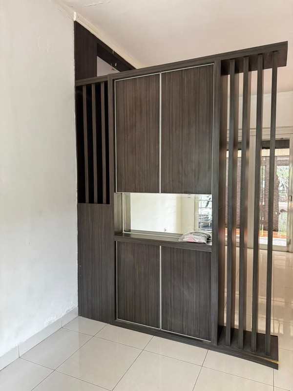 Disewakan Rumah 2 Lantai Bintaro Sektor 9 - 4+1 KT, Semi Furnished, Siap Huni