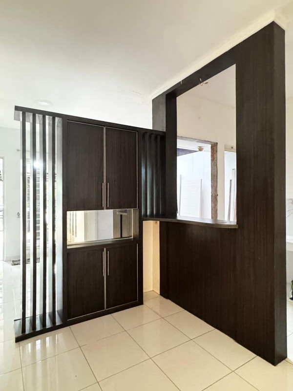 Disewakan Rumah 2 Lantai Bintaro Sektor 9 - 4+1 KT, Semi Furnished, Siap Huni