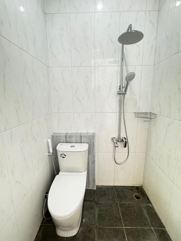 Disewakan Rumah 2 Lantai Bintaro Sektor 9 - 4+1 KT, Semi Furnished, Siap Huni