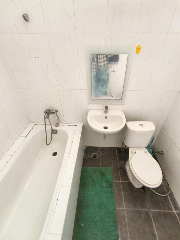 Disewakan Rumah 2 Lantai Bintaro Sektor 9 - 4+1 KT, Semi Furnished, Siap Huni