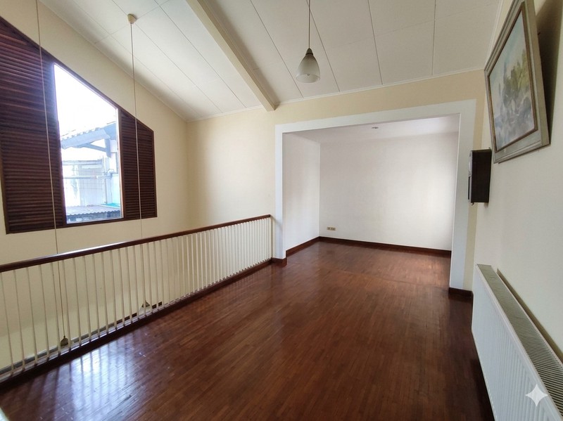 Rumah Hoek Bintaro Sektor 9 - 2 Lantai, 4 KT, LT 222 m², SHM, Jarang Ada!