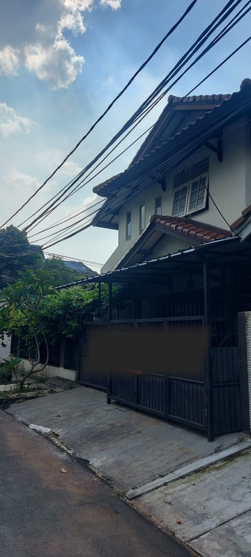 Rumah Hoek Bintaro Sektor 9 - 2 Lantai, 4 KT, LT 222 m², SHM, Jarang Ada!
