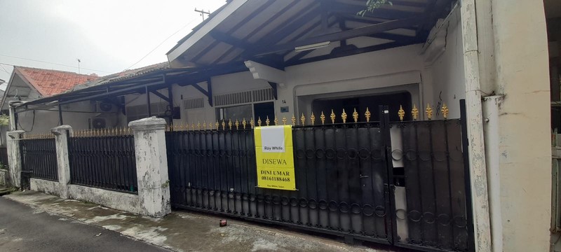 DISEWA RUMAH SIAP HUNI 2 LANTAI DI TEBET BARAT DALAM JAKSEL