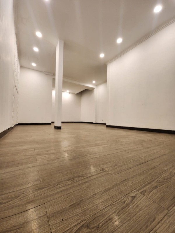 For Sale/Dijual Tempat Usaha Cocok Untuk Ruang Usaha/Kantor 