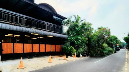 For Sale/Dijual Tempat Usaha Cocok Untuk Ruang Usaha/Kantor 