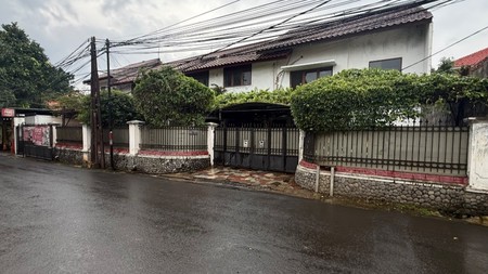 Dijual Rumah Luas Asri di Cipete Selatan