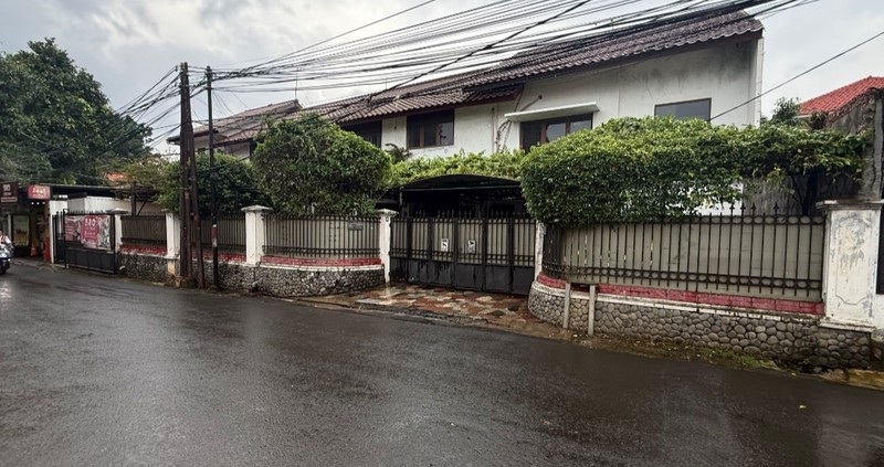 Dijual Rumah Luas Asri di Cipete Selatan