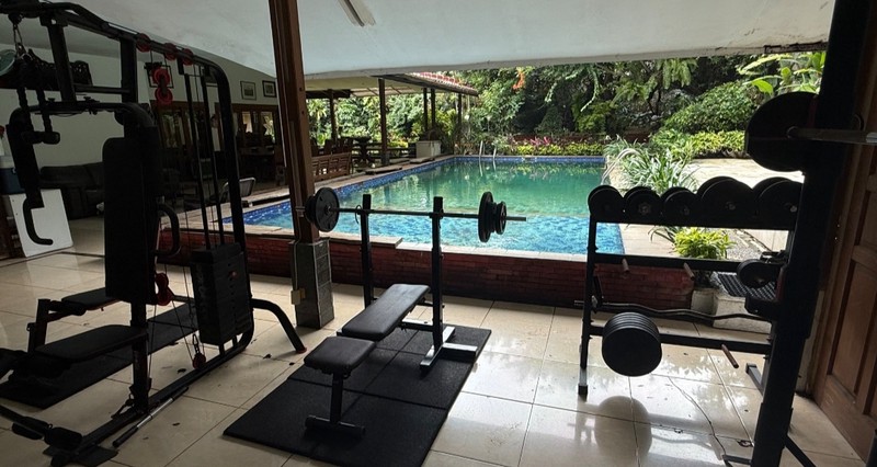 Dijual Rumah Luas Asri di Cipete Selatan