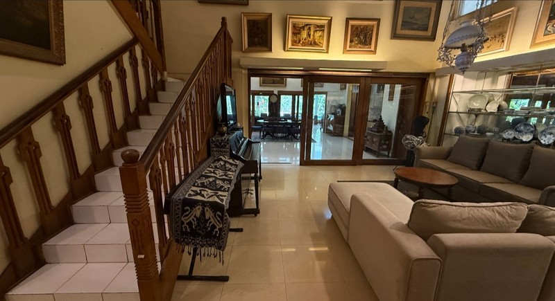 Dijual Rumah Luas Asri di Cipete Selatan