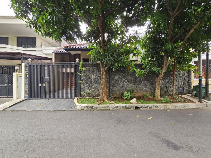 Rumah Tinggal di Lokasi Tenang Jl Niaga Hijau