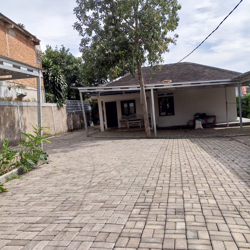 Rumah Dekat Jalan Utama Cihanjuang Cimahi