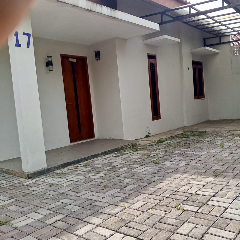 Rumah Dekat Jalan Utama Cihanjuang Cimahi