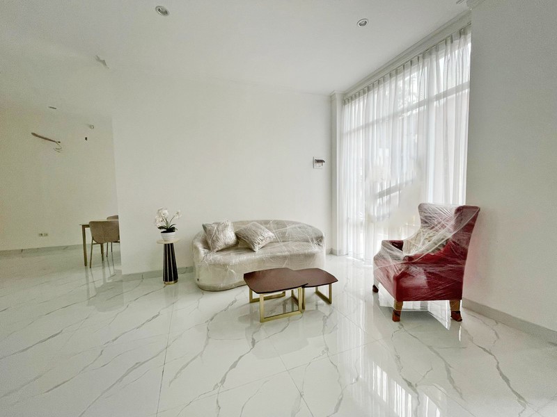 Rumah Siap Huni di Emerald Bintaro - Cocok untuk Keluarga Modern