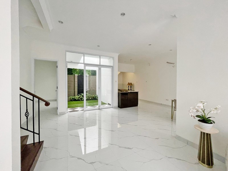 Rumah Siap Huni di Emerald Bintaro - Cocok untuk Keluarga Modern