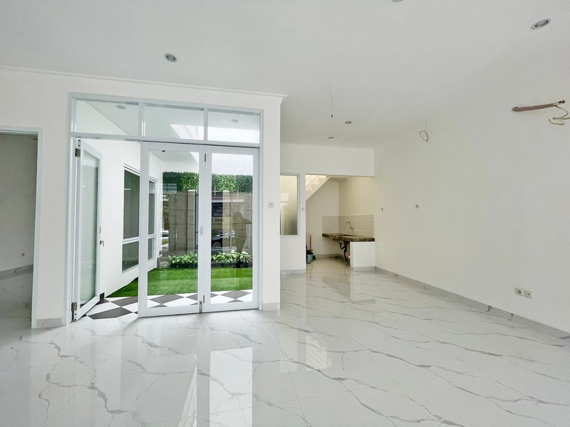 Rumah Siap Huni di Emerald Bintaro - Cocok untuk Keluarga Modern