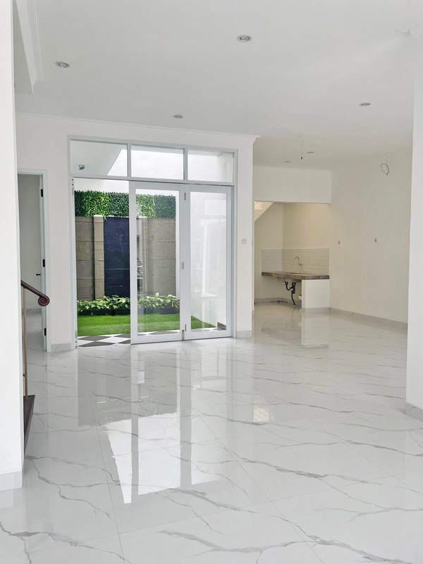 Rumah Siap Huni di Emerald Bintaro - Cocok untuk Keluarga Modern