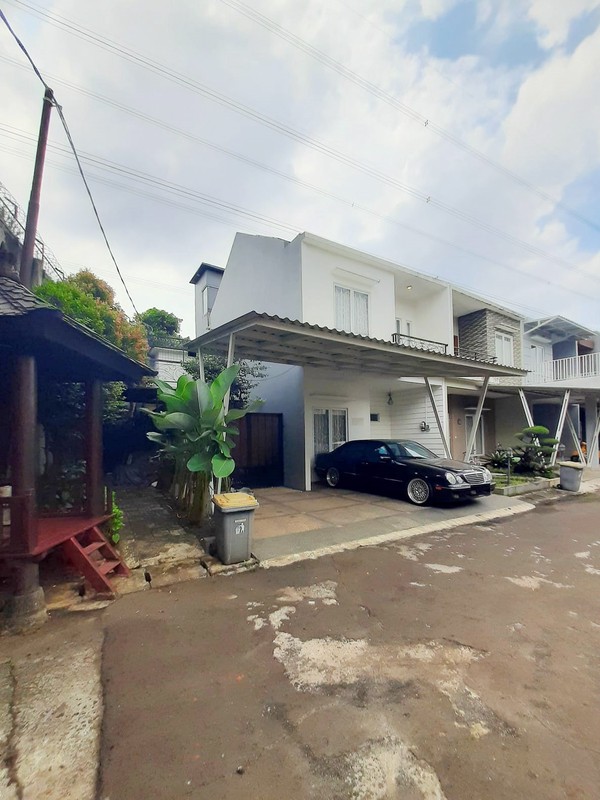 Rumah Bagus, Cantik dan Nyaman Siap Huni di Bintaro