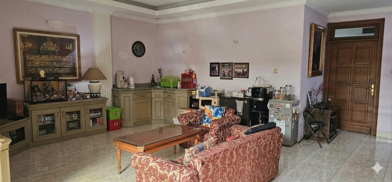 Rumah Strategis di Tanjung Barat Indah - Lokasi Premium Jakarta Selatan