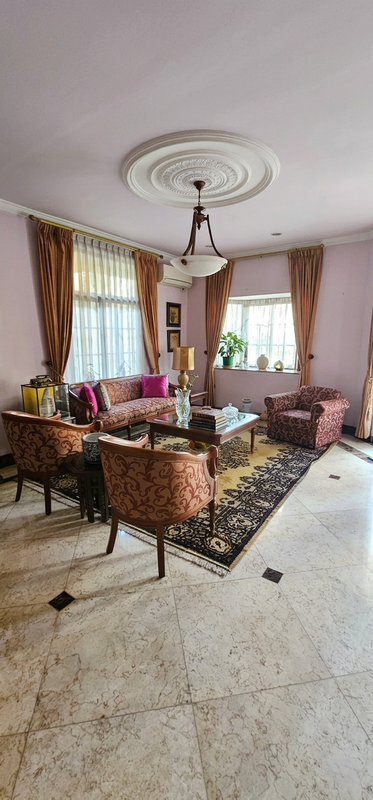 Rumah Strategis di Tanjung Barat Indah - Lokasi Premium Jakarta Selatan