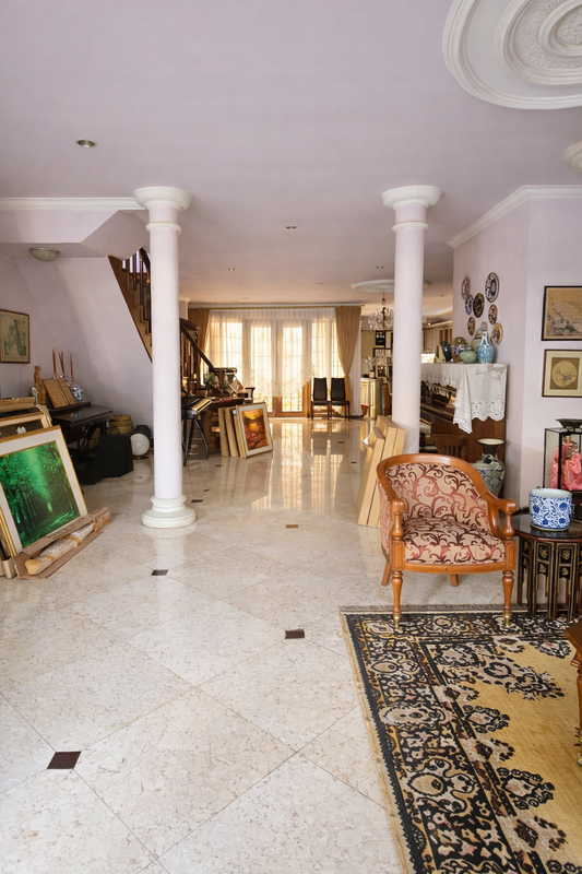 Rumah Strategis di Tanjung Barat Indah - Lokasi Premium Jakarta Selatan