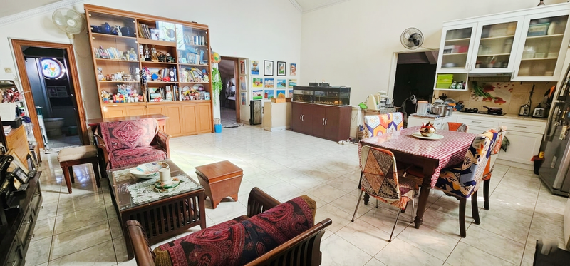 Rumah Strategis di Tanjung Barat Indah - Lokasi Premium Jakarta Selatan