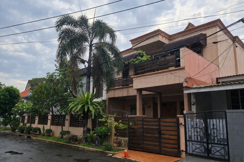 Rumah 2 Lantai Siap Huni di Limus Pratama Bogor - 4 Kamar Tidur, Akses 2 Mobil, Lokasi Strategis