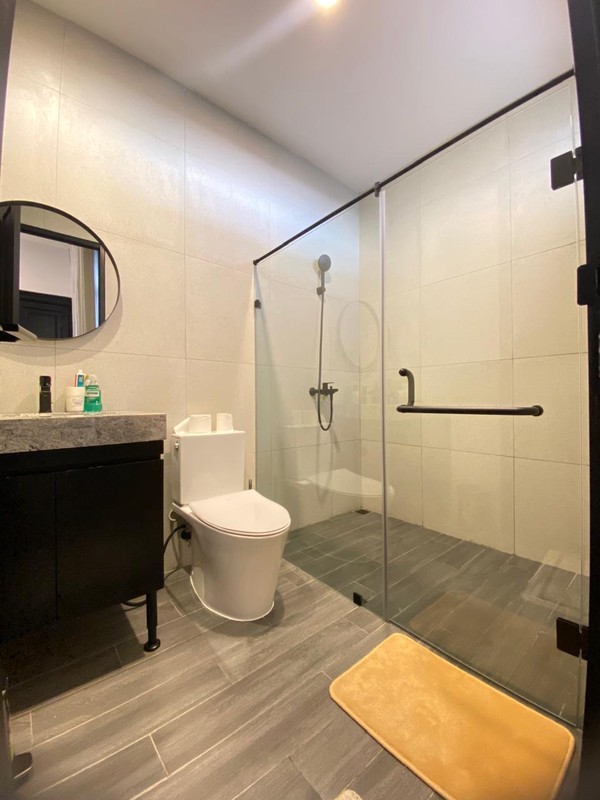 Rumah Mewah 3 Lantai dengan Private Lift di Lebak Bulus