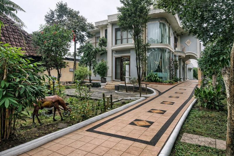 Tanah Luas + Rumah di Jagakarsa Luas Tanah 1.073 m², Jarang Ada!