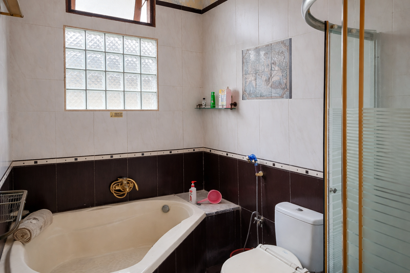 Tanah Luas + Rumah di Jagakarsa Luas Tanah 1.073 m², Jarang Ada!