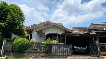 Rumah Nyaman & Asri di Cinere Depok