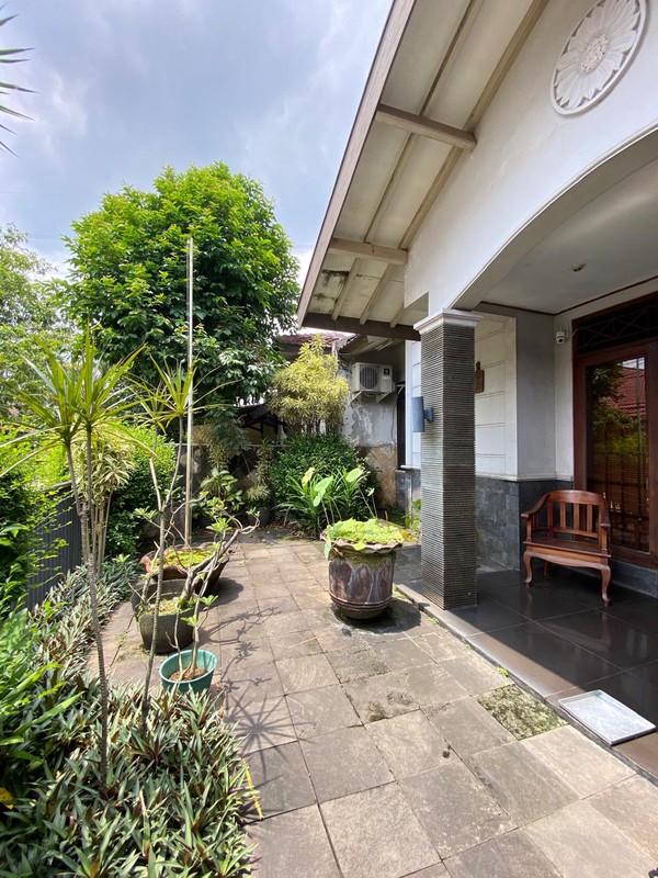 Rumah Nyaman & Asri di Cinere Depok