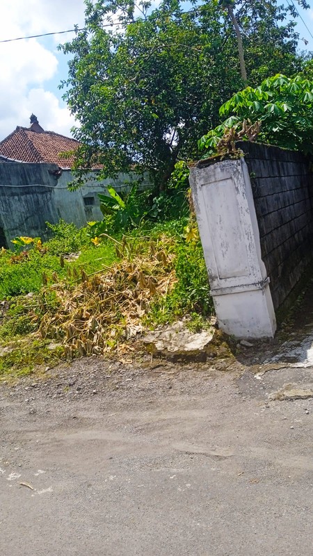 Tanah Pekarangan Luas 500 Meter Persegi Lokasi Strategis Dekat Hotel Hyatt Palagan - Ngaglik Sleman 