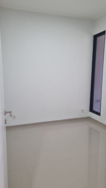 Disewakan Rumah Nyaman di Bintaro Jaya - Strategis, Siap Huni, Full AC & Water Heater