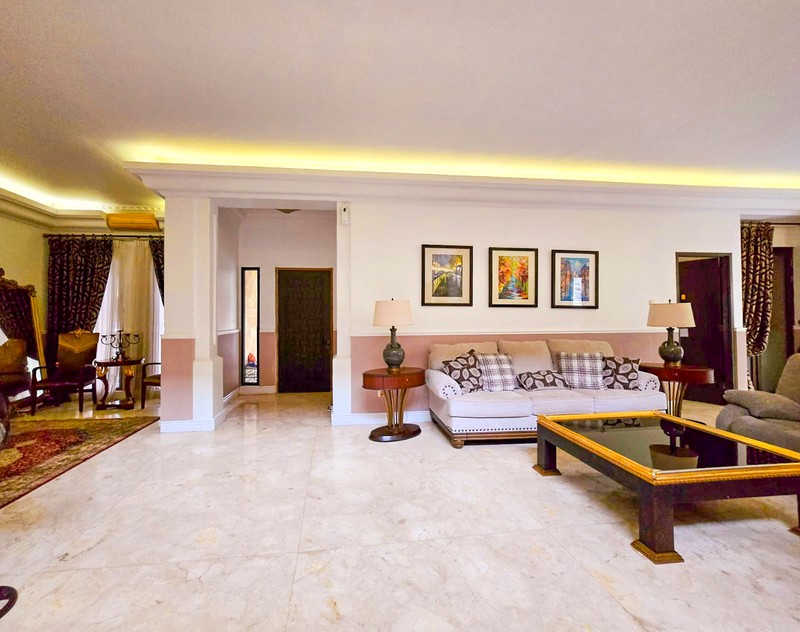 Rumah Hoek dengan Pool Menteng Residence Bintaro - Tangerang Selatan