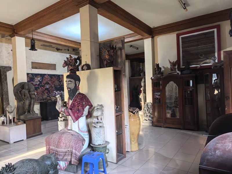 House Shop Freehold Batu Bulan Bali