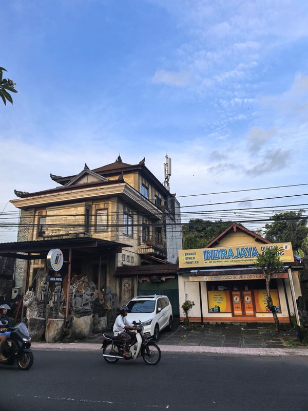 House Shop Freehold Batu Bulan Bali