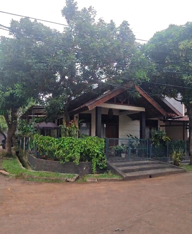 RUMAH BAGUS & STRATEGIS DI BINTARO JAYA SEKTOR 5 CLUSTER PISOK, TANGERANG SELATAN BANTEN