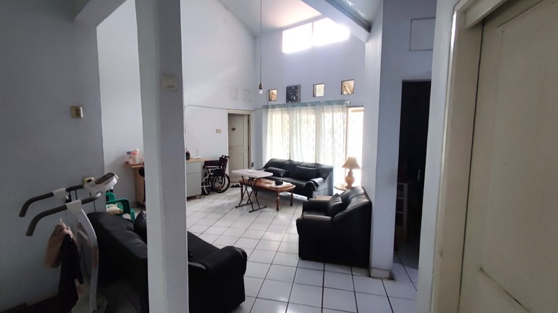 Best Price. Rumah hitung tanah Anggrek Loka, BSD