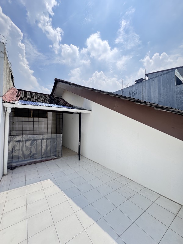 Disewa Rumah Nyaman di Intercon Kebon Jeruk, Jakarta Barat