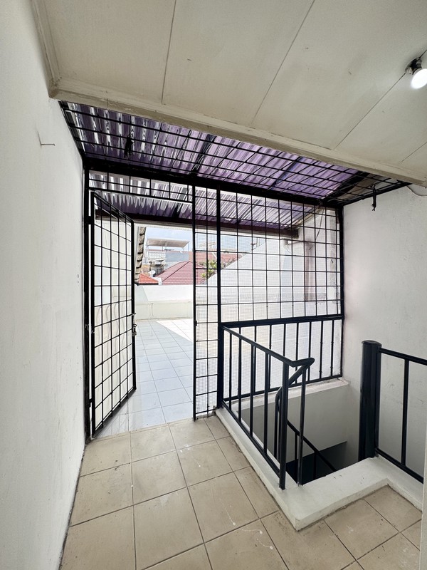 Disewa Rumah Nyaman di Intercon Kebon Jeruk, Jakarta Barat