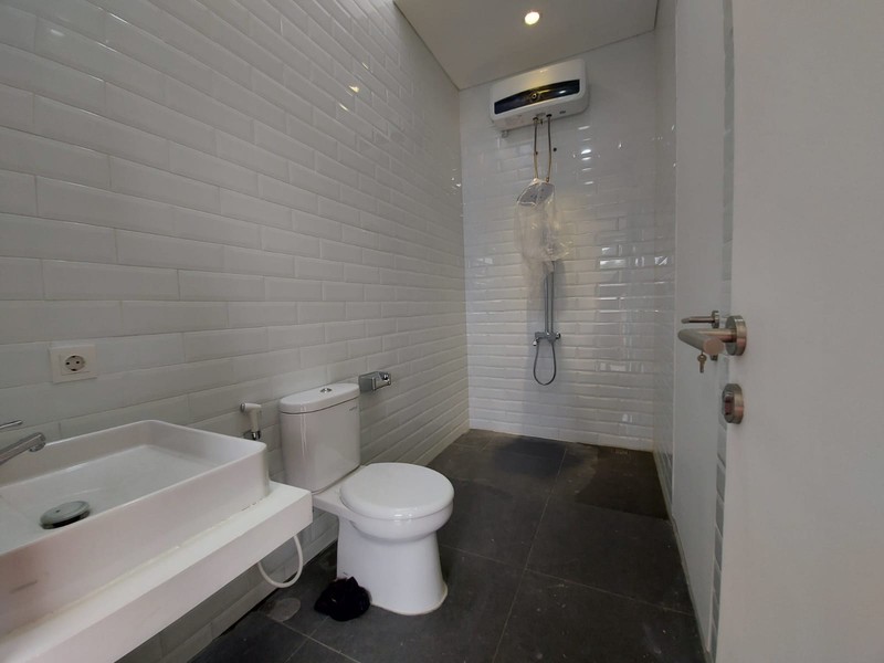 Lebak bulus cirendeu rumah asik 3 lantai modern tropical