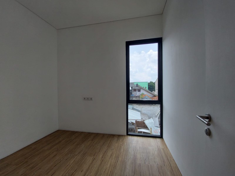 Lebak bulus cirendeu rumah asik 3 lantai modern tropical