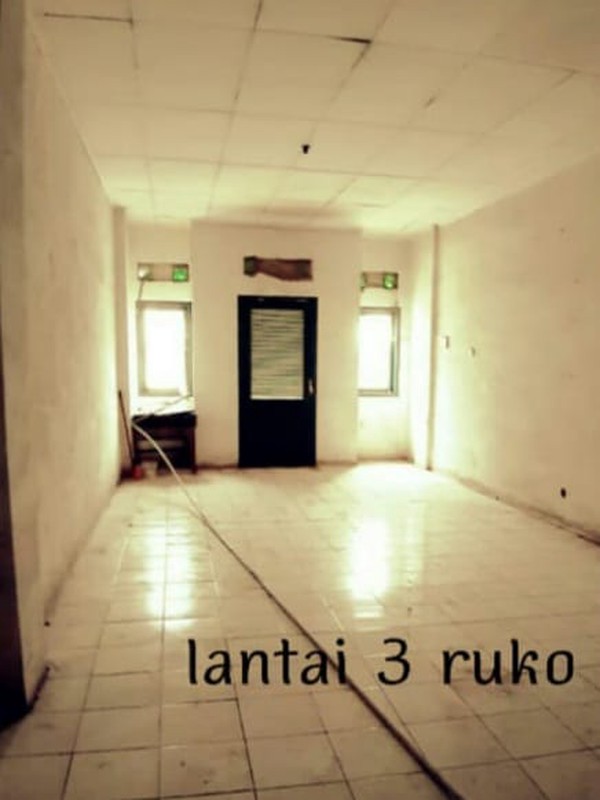 Ruko 3 lantai cocok untuk usaha, maupun kantor, akses pingir jalan Raya Serpong.