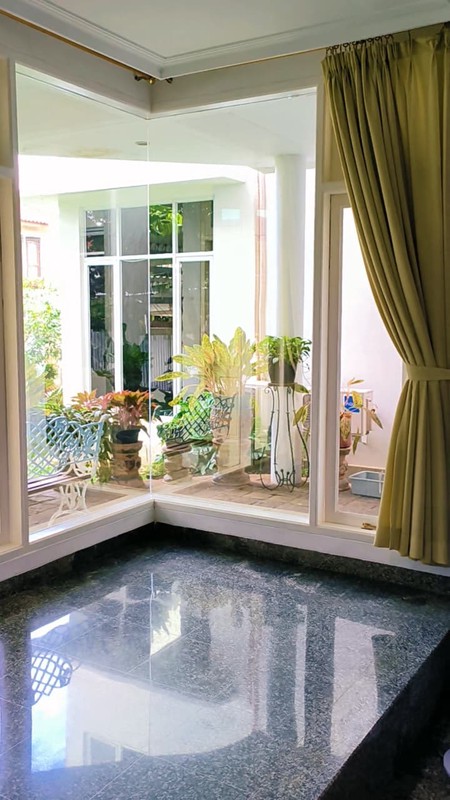 Dijual Rumah Lokasi Strategis Dalam Komplek Di Cinere, Depok