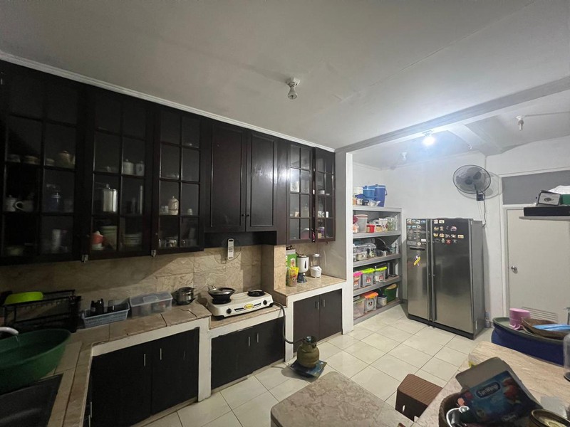 Rumah 2 Lantai Nyaman di Ciledug - Luas 212 m², 3 KT, SHM, Harga Nego!